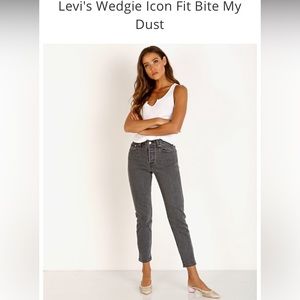 Levi’s Wedgie Icon Fit  size 29